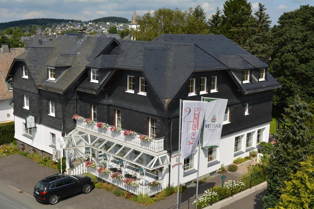 Hotel Zum Kreuzberg Winterberg Exterior foto